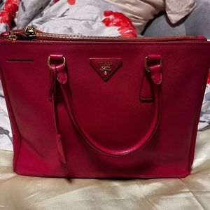 Medium Prada Galleria Saffiano Leather Bag